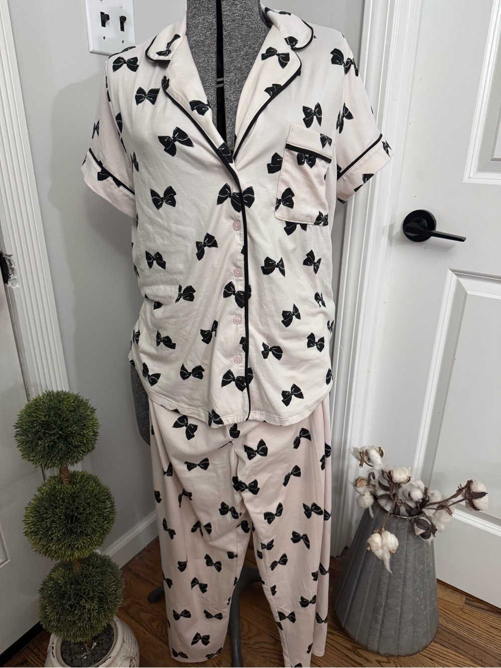 Bow Print Pajama Set - Cream with Black Bows Kate Spade Medium